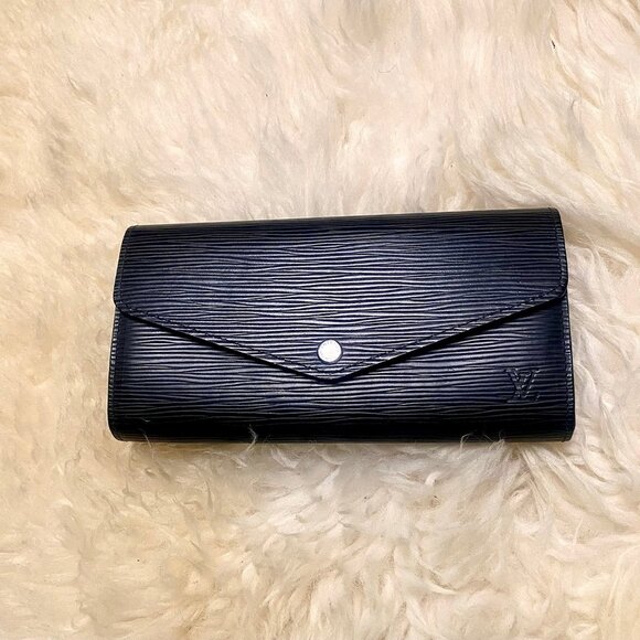 LOUIS VUITTON Epi Portefeuille Sarah Wallet in Black - Picture 1 of 17
